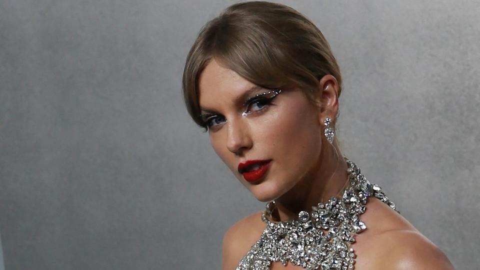 In this file photo taken on August 28, 2022 American singer-songwriter Taylor Swift poses at the red carpet during 2022 MTV Video Music Awards at the Prudential Center in Newark, New Jersey.