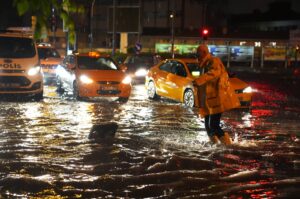 Heavy rain in the evening led to puddles forming in Sıhhıye, making it difficult for vehicles to move forward, Ankara, Türkiye. April, 30, 2024. (AA Photo)