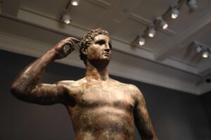 The statue known as "Victorious Youth" is displayed at the Getty Villa, Los Angeles, California, U.S., Dec. 13, 2018. (AFP Photo)