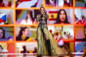 Türkiye's Sertab Erener performs the song "Everyway That I Can" during the second semifinal of the 2024 Eurovision song competition at the Malmö Arena in Malmö, Sweden, May 9, 2024. (EPA Photo)