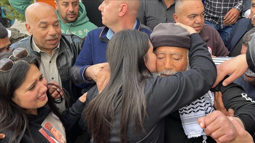 Israel releases oldest Palestinian prisoner after 17 years in jail